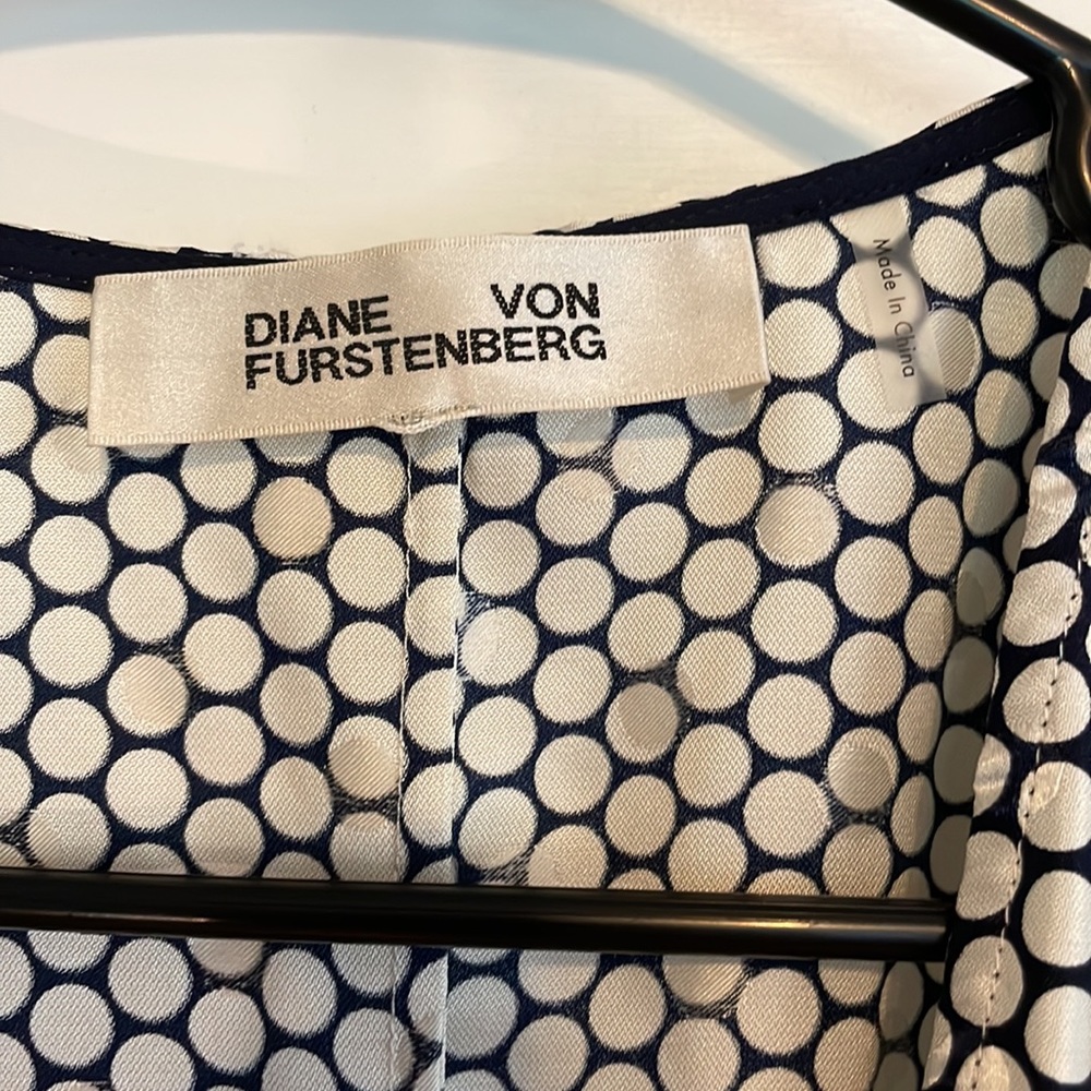 Dvf Simple And Elegant Dot Pattern Wrap Dress Wit… - image 3